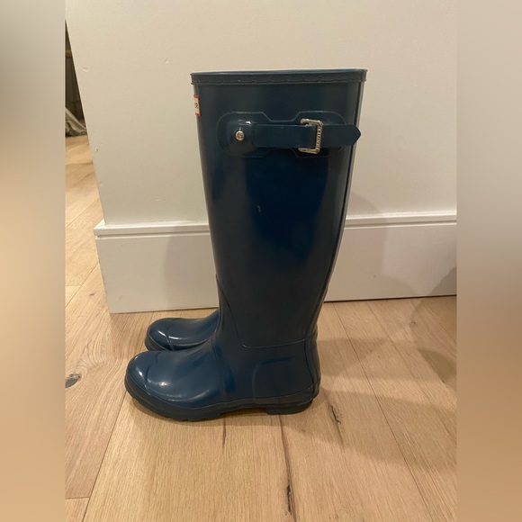 Authentic Hunter Tall Tain Boots - Picture 2 of 7